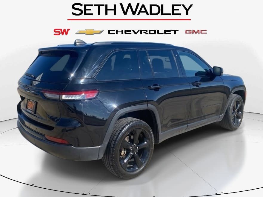 Used 2023 Jeep Grand Cherokee Altitude image 9