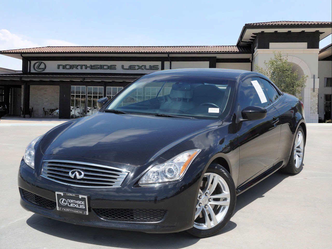 Used 2010 INFINITI G37 Convertible w/ Premium Pkg RWD image 1