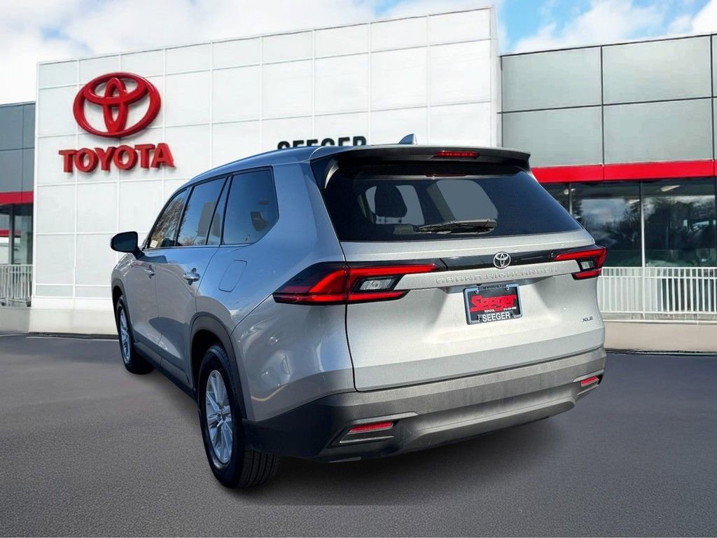 Certified 2025 Toyota Grand Highlander FWD image 4