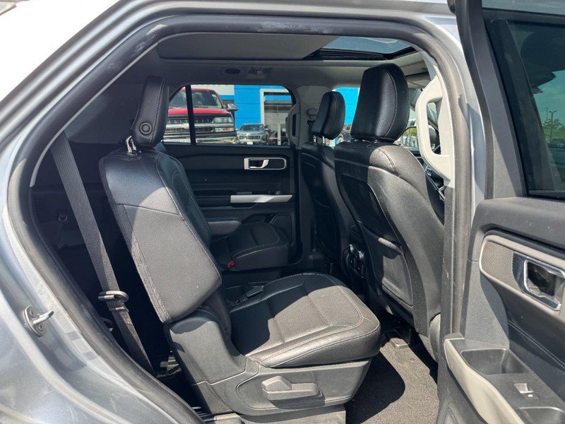 Used 2020 Ford Explorer XLT w/ Equipment Group 202A AWD/4WD image 10