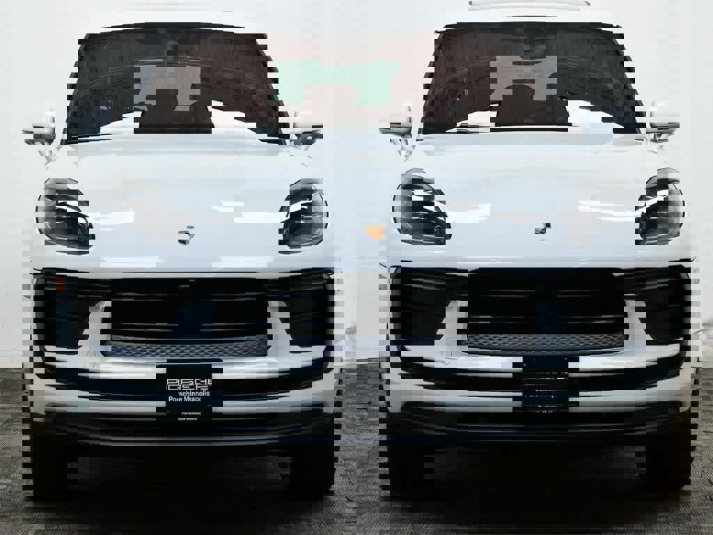 Used 2023 Porsche Macan Turbo image 10