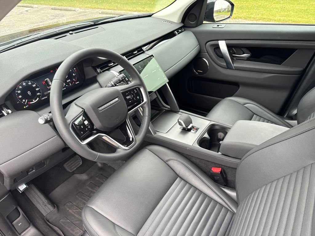 New 2025 Land Rover Discovery Sport S image 12