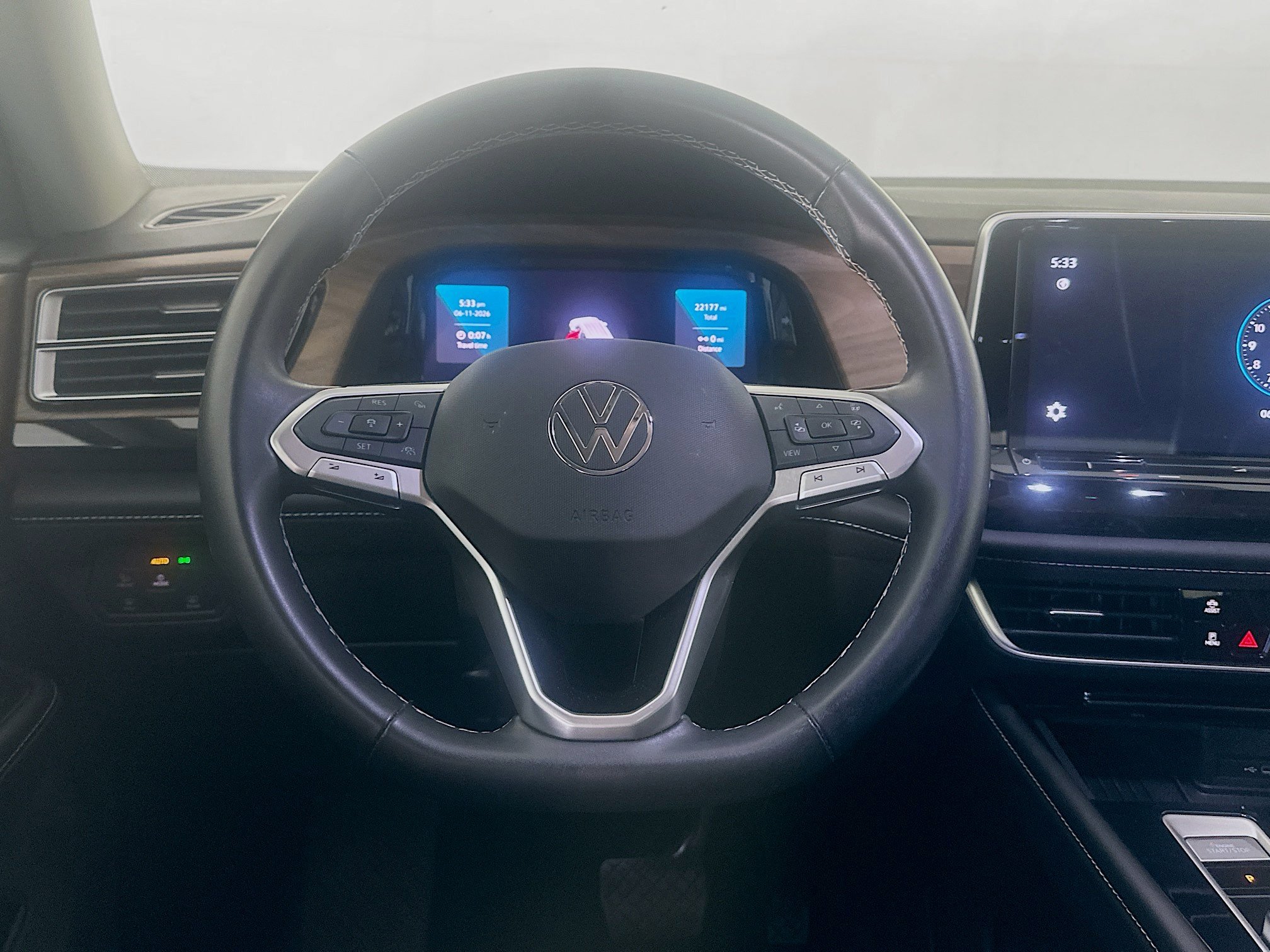 Used 2025 Volkswagen Atlas SE FWD image 18