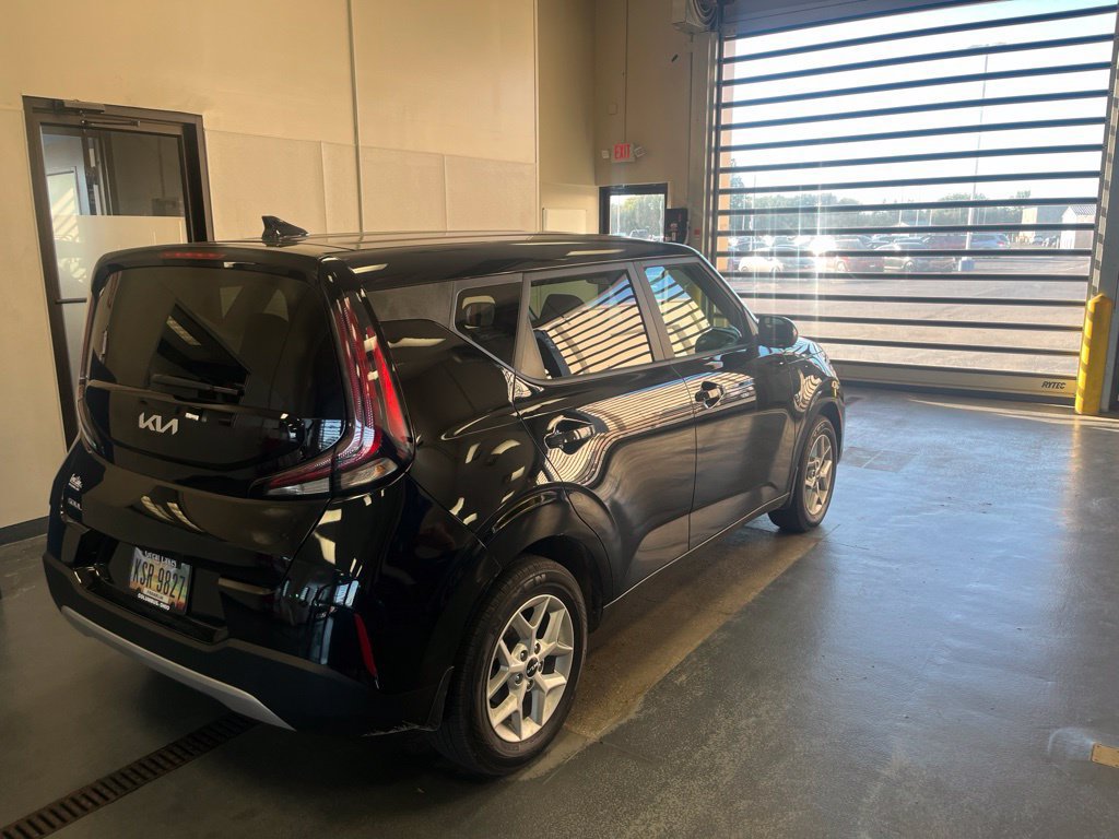 Used 2025 Kia Soul LX w/ LX Technology Package FWD image 6