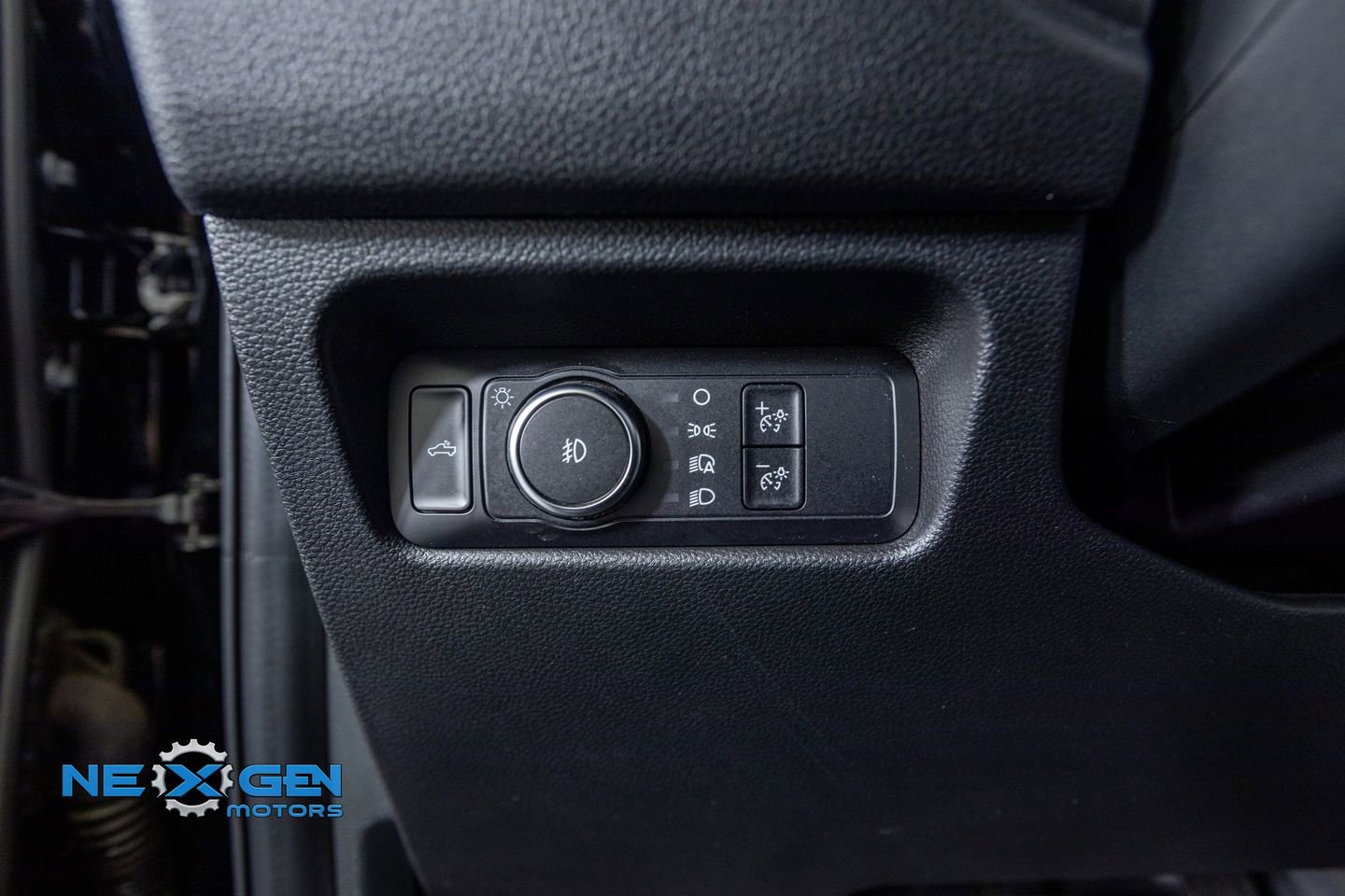 Used 2024 Ford Ranger XLT w/ Technology Package AWD/4WD image 13