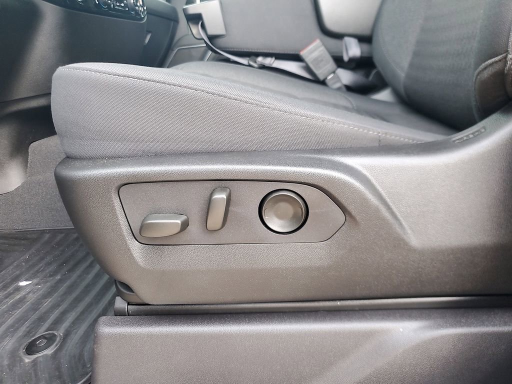 Used 2024 Chevrolet Silverado 1500 LT RWD image 16