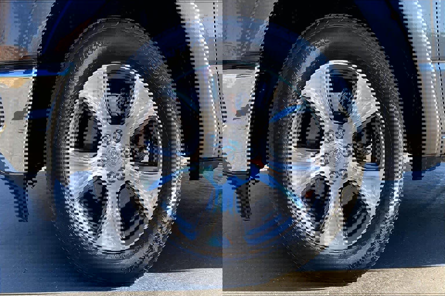 Used 2019 RAM 1500 Laramie image 12