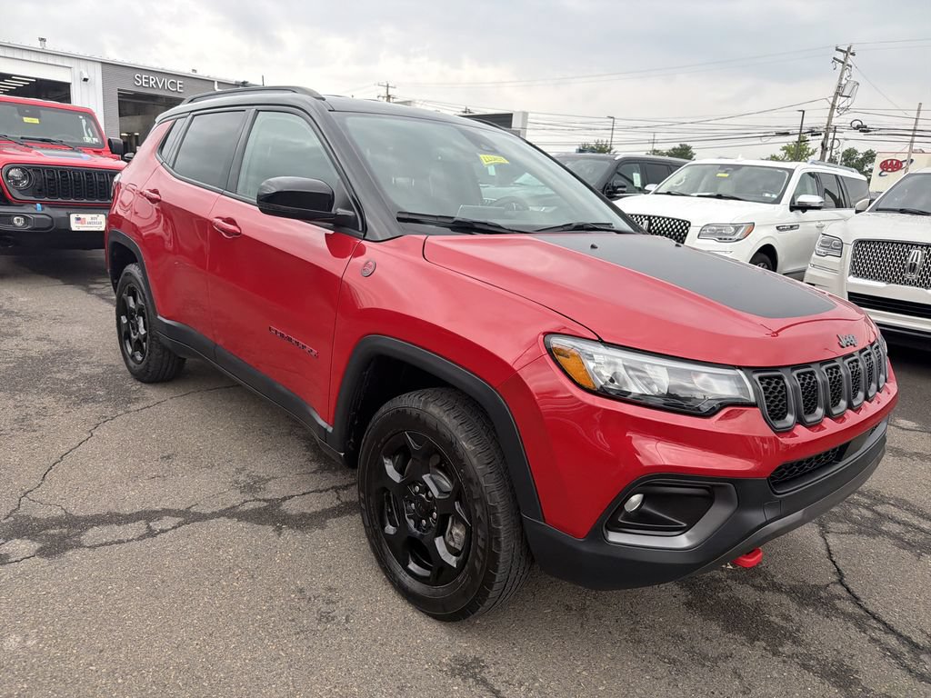 Used 2023 Jeep Compass Trailhawk w/ Trailhawk Convenience Group AWD/4WD image 7