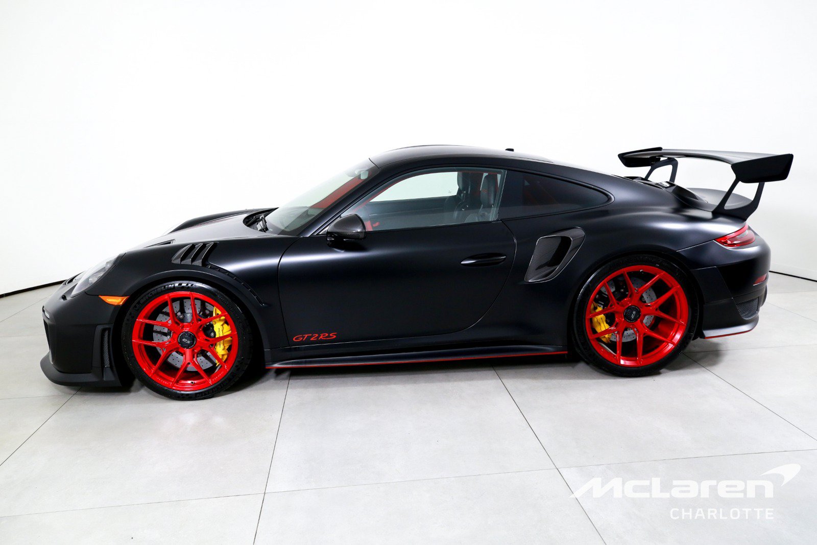 Used 2018 Porsche 911 GT2 RS RWD image 5