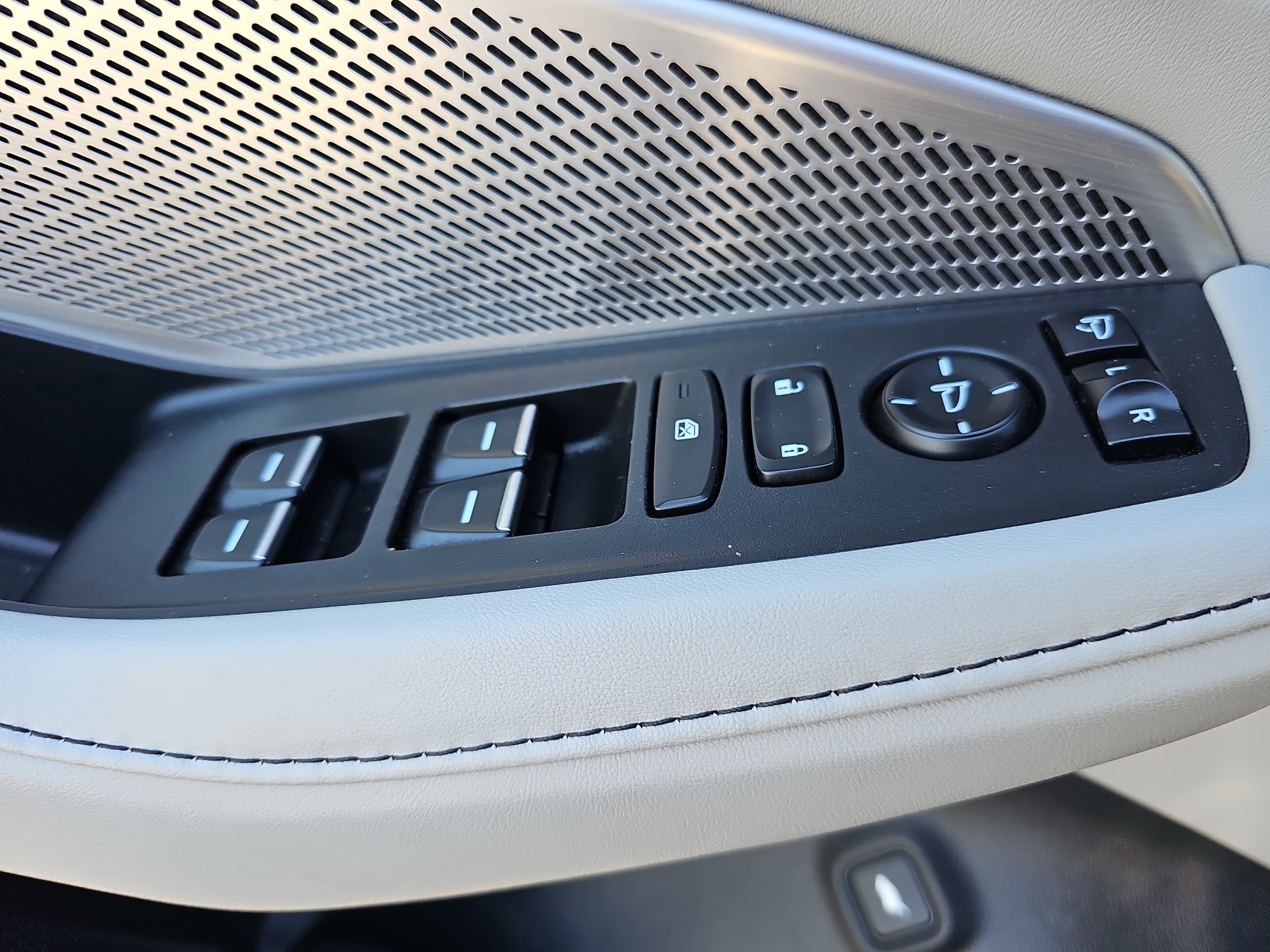 Certified 2023 Acura MDX SH-AWD w/ Technology Package image 26