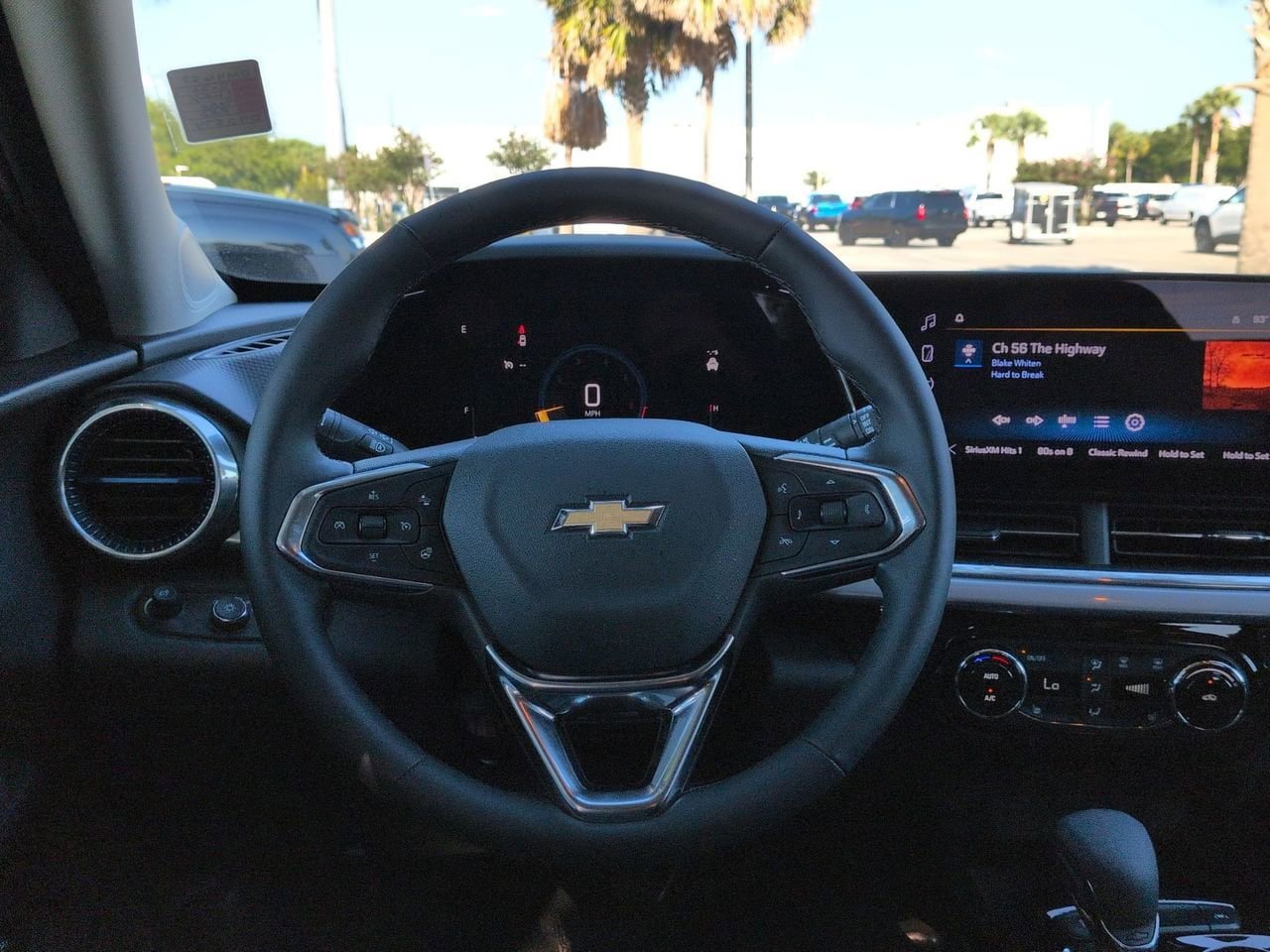Used 2026 Chevrolet Trax LT w/ LT Convenience Package FWD image 11