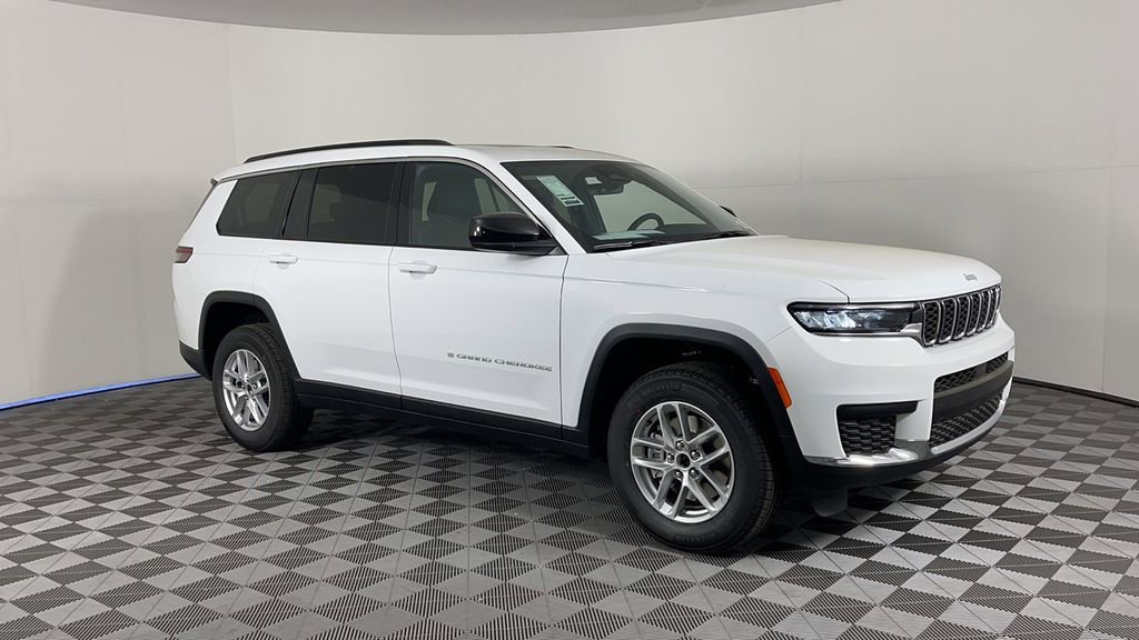 New 2025 Jeep Grand Cherokee L Laredo image 2