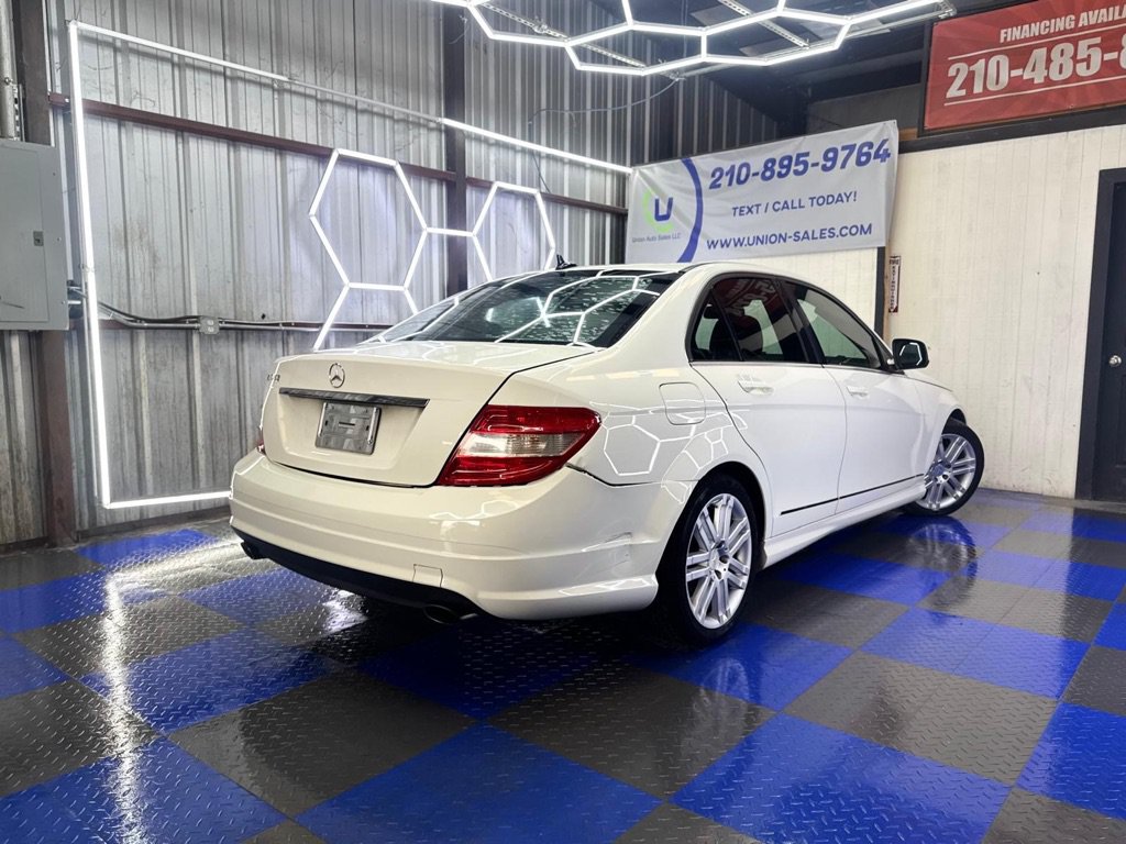 Used 2009 Mercedes-Benz C 300 Sedan image 26