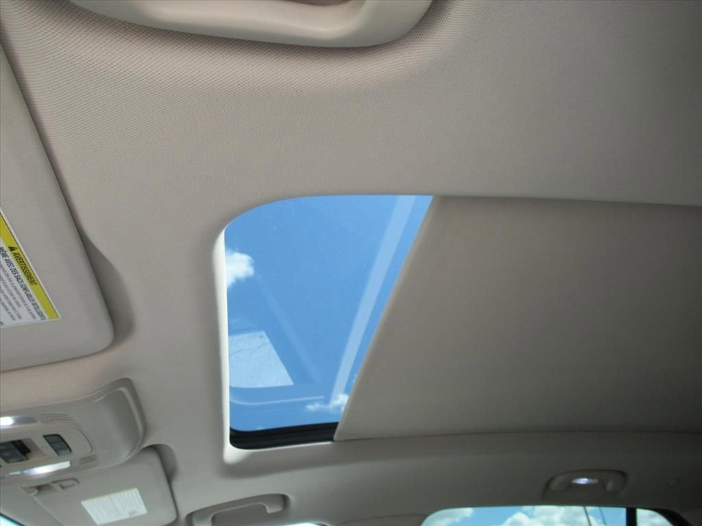 Used 2022 Buick Envision Avenir w/ Technology Package II image 19