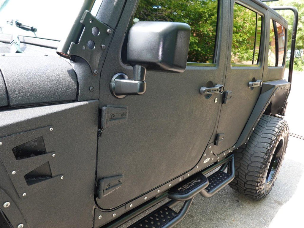 Used 2015 Jeep Wrangler Unlimited Sahara w/ Max Tow Package AWD/4WD image 10