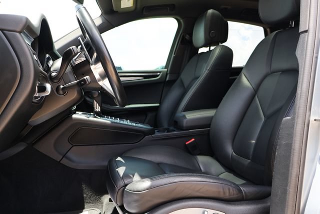 Used 2020 Porsche Macan AWD/4WD image 10