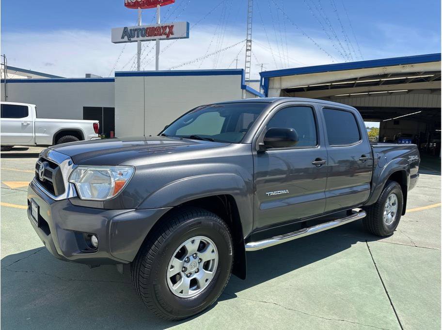 Used 2013 Toyota Tacoma PreRunner image 1