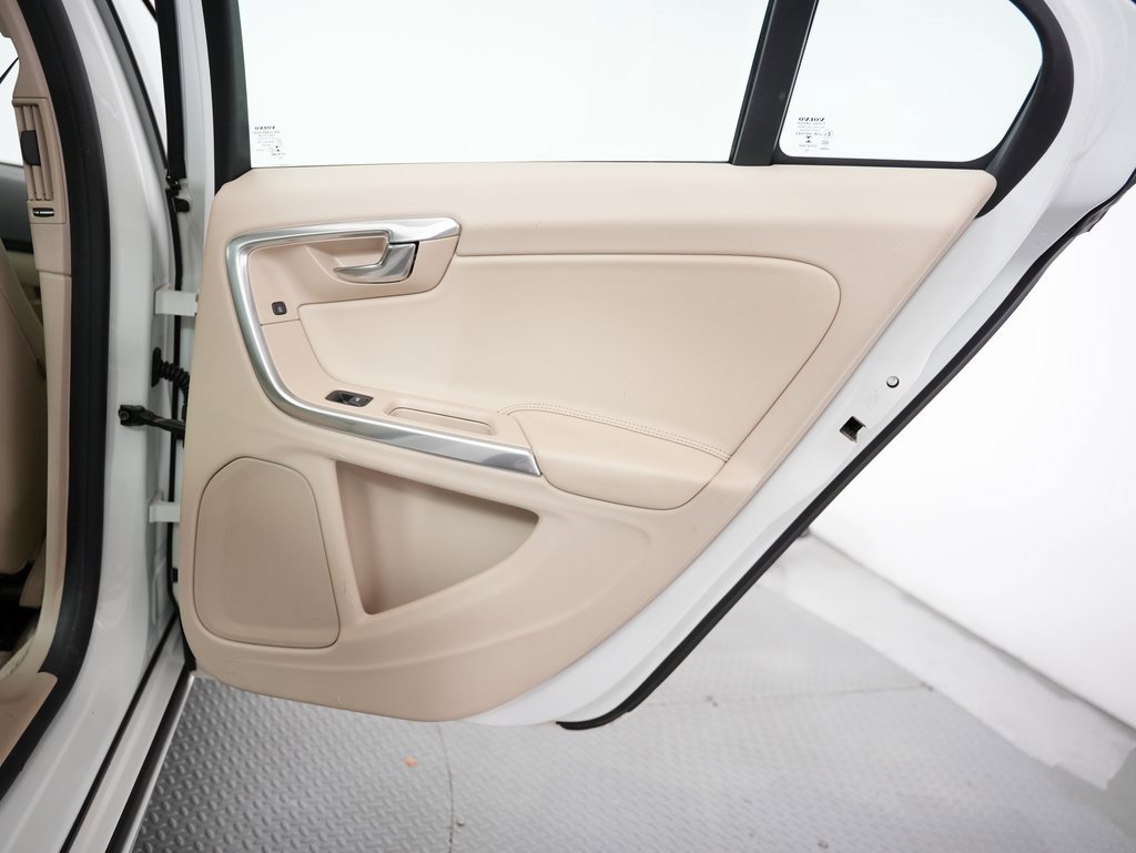 Used 2015 Volvo S60 T5 Platinum image 35