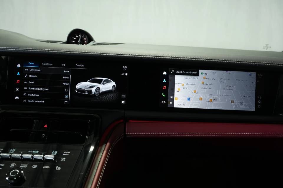 Certified 2025 Porsche Panamera GTS image 17