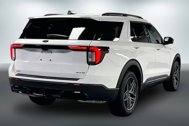 Used 2025 Ford Explorer ST-Line w/ ST-Line Street Pack AWD/4WD image 7