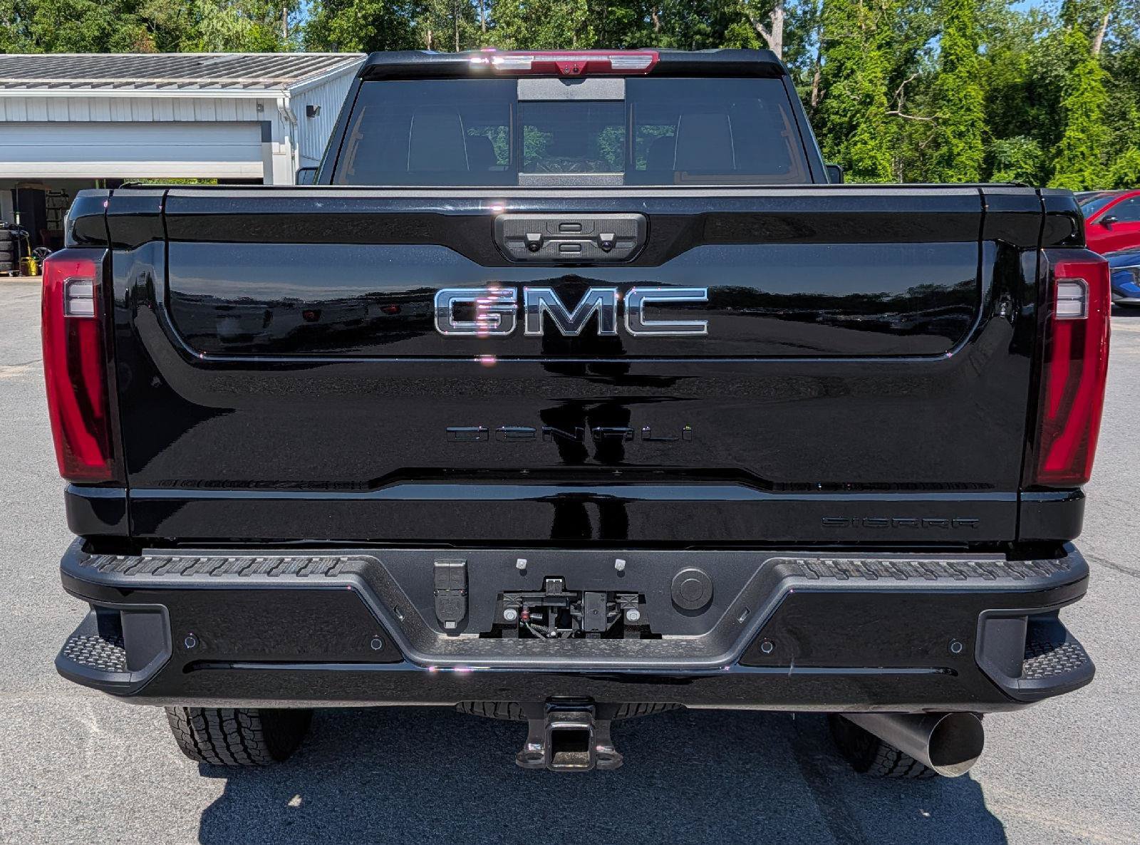 New 2026 GMC Sierra 2500 Denali Ultimate w/ LPO, Black Badging Package AWD/4WD image 9