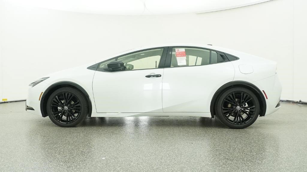New 2026 Toyota Prius FWD image 73