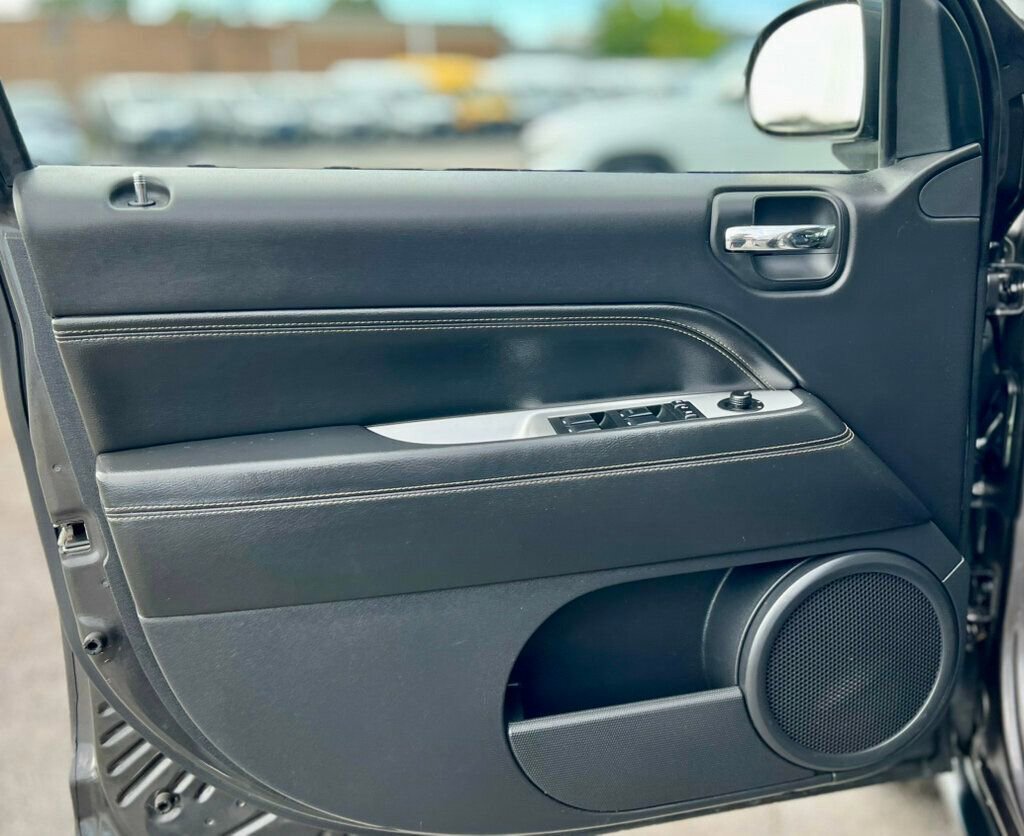 Used 2017 Jeep Compass High Altitude image 11