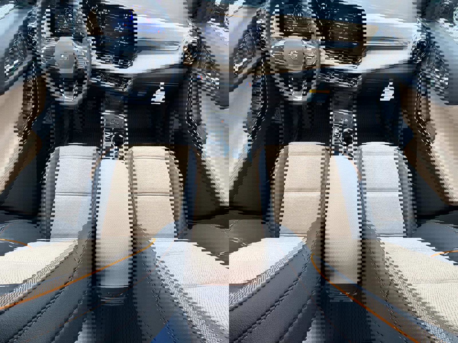 New 2026 Chevrolet Equinox ACTIV w/ Convenience Package III image 2