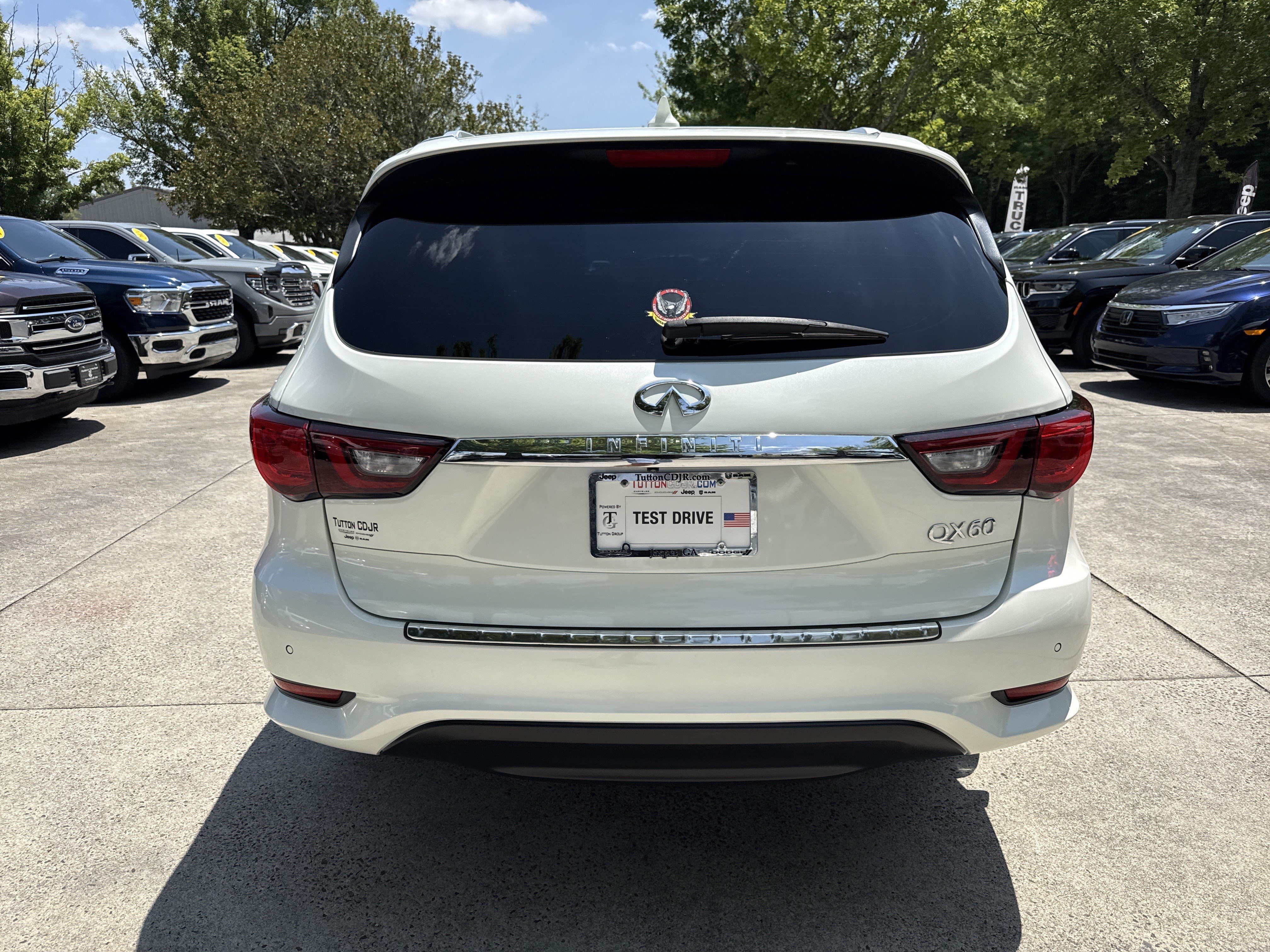 Used 2020 INFINITI QX60 Luxe w/ Essential Package FWD image 6