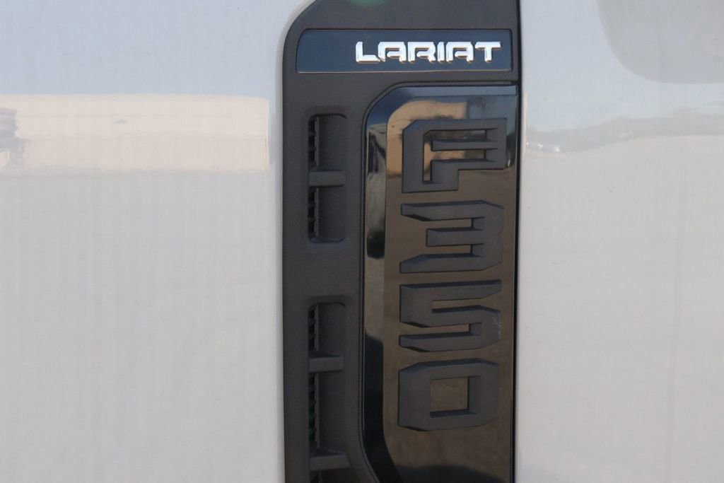 New 2025 Ford F350 Lariat w/ Lariat Ultimate Package image 30
