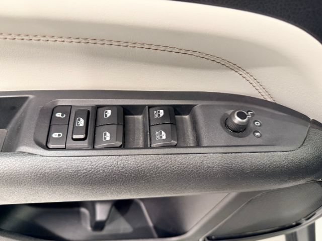 Used 2025 Jeep Compass Limited AWD/4WD image 18