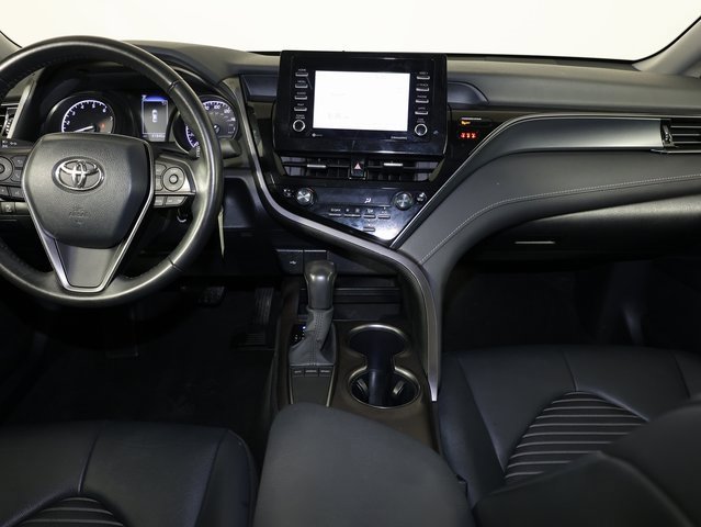Used 2024 Toyota Camry SE image 10