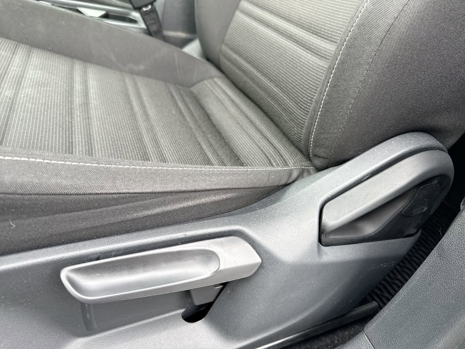 Used 2022 Volkswagen Tiguan S image 14