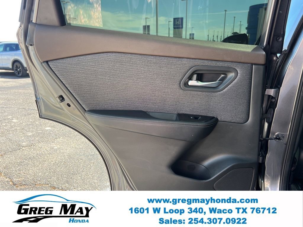 Used 2023 Nissan Rogue SV FWD image 17