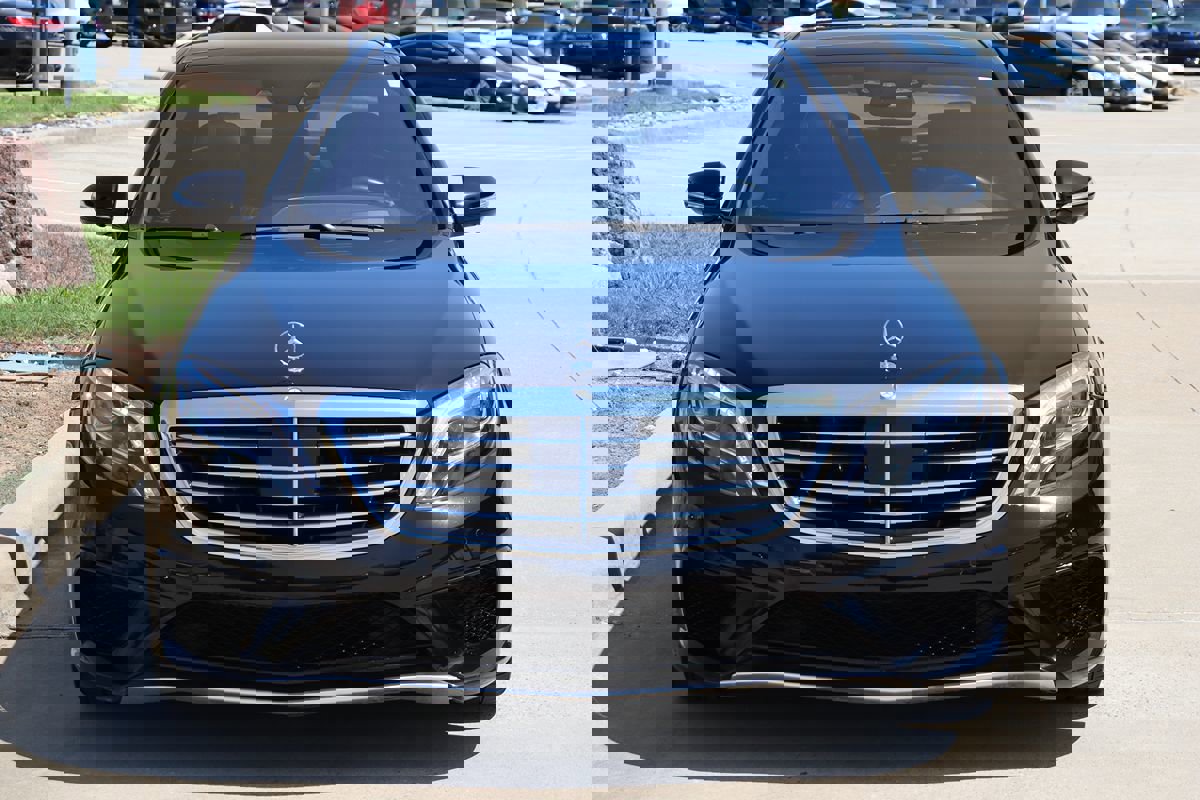 Used 2015 Mercedes-Benz S 63 AMG 4MATIC Sedan w/ Driver Assistance Package image 4