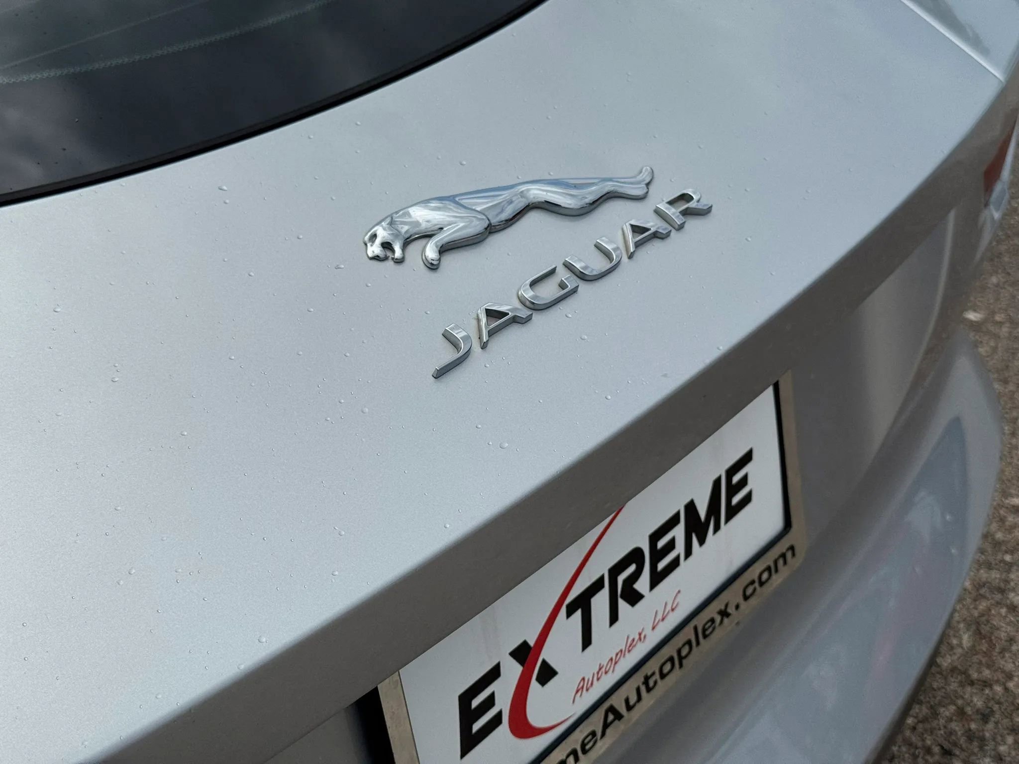 Used 2017 Jaguar F-TYPE Coupe RWD image 18