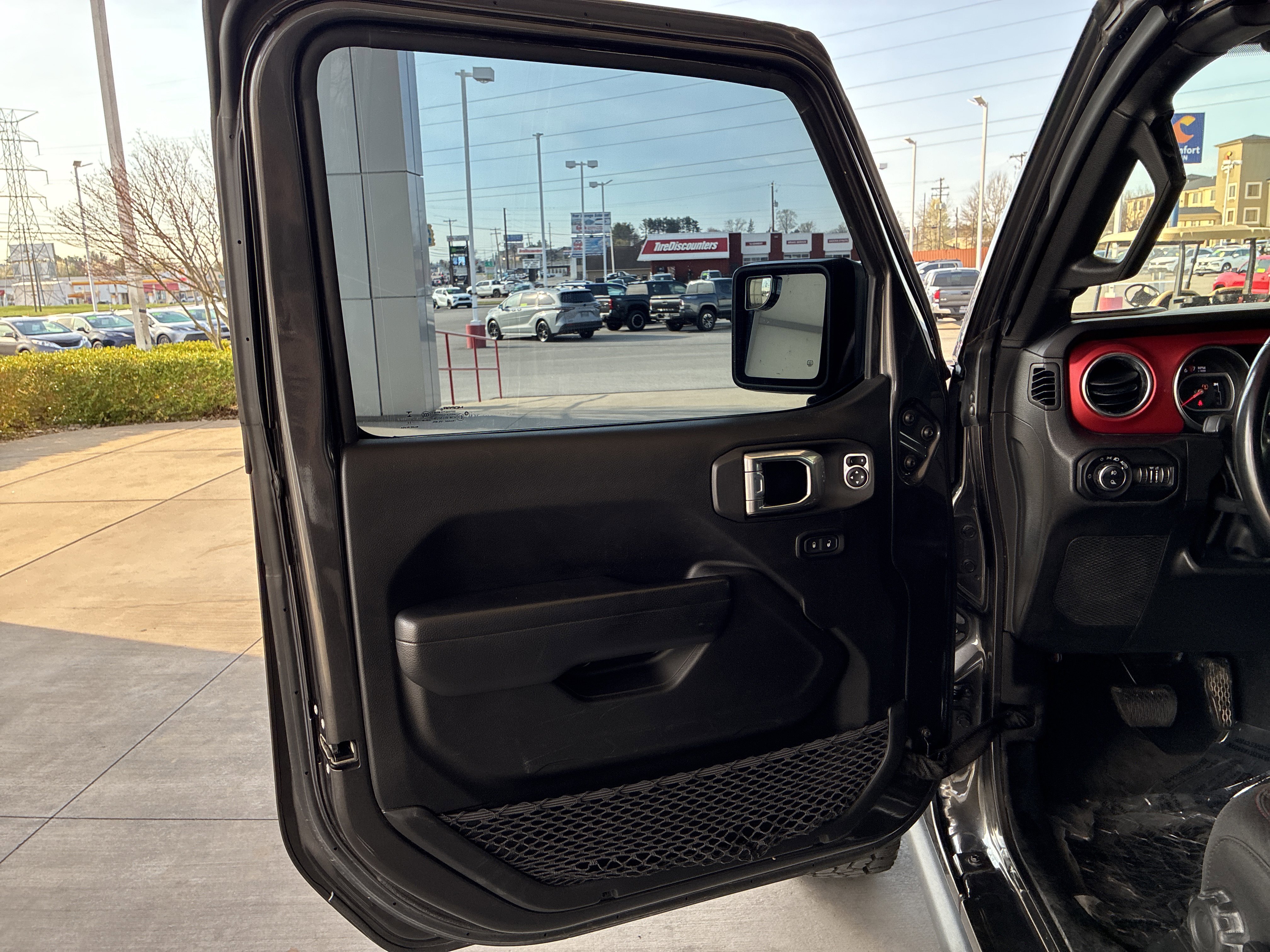 Used 2022 Jeep Gladiator Rubicon w/ Trailer Tow Package image 9