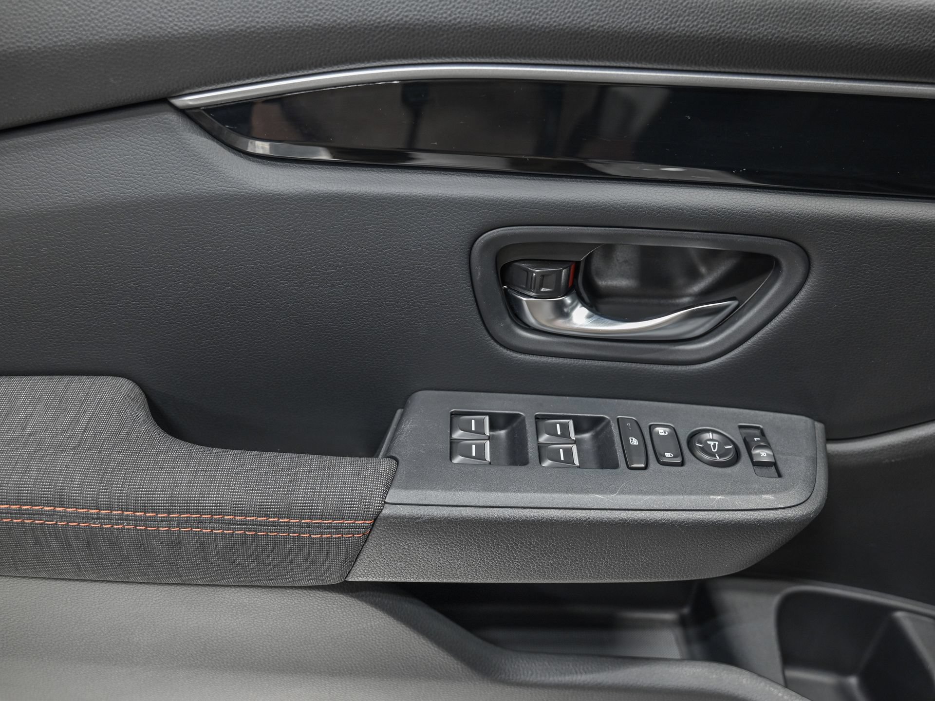 Used 2023 Honda Pilot Sport image 13