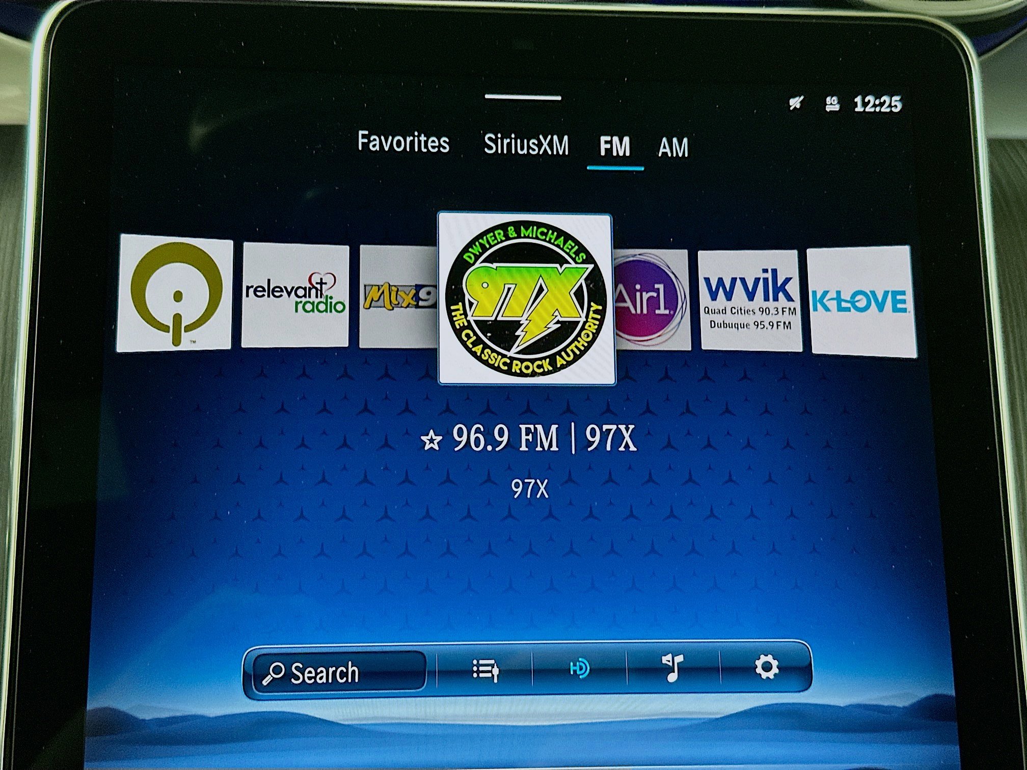 New 2025 Mercedes-Benz GLC 350e 4MATIC image 15