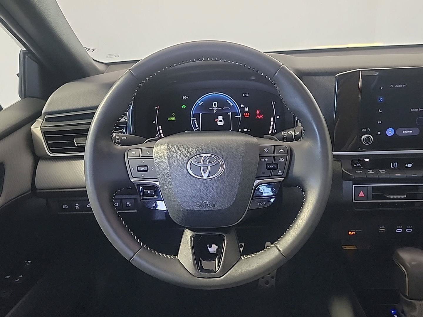 Used 2025 Toyota Camry SE FWD image 19