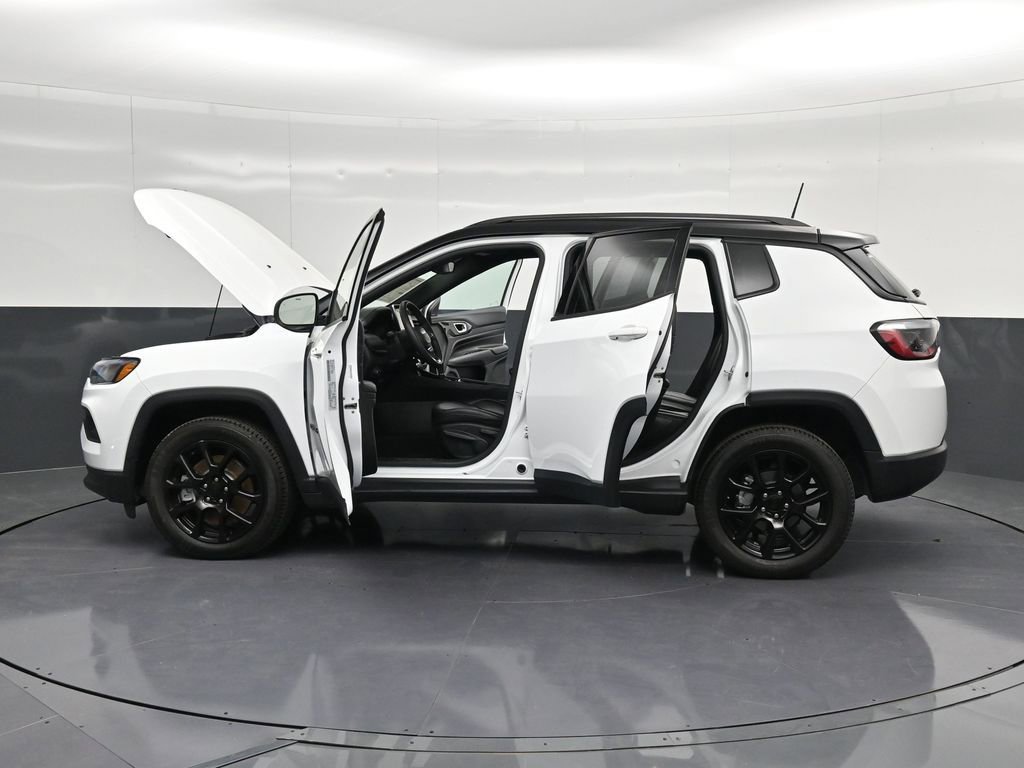 Used 2023 Jeep Compass Altitude image 19