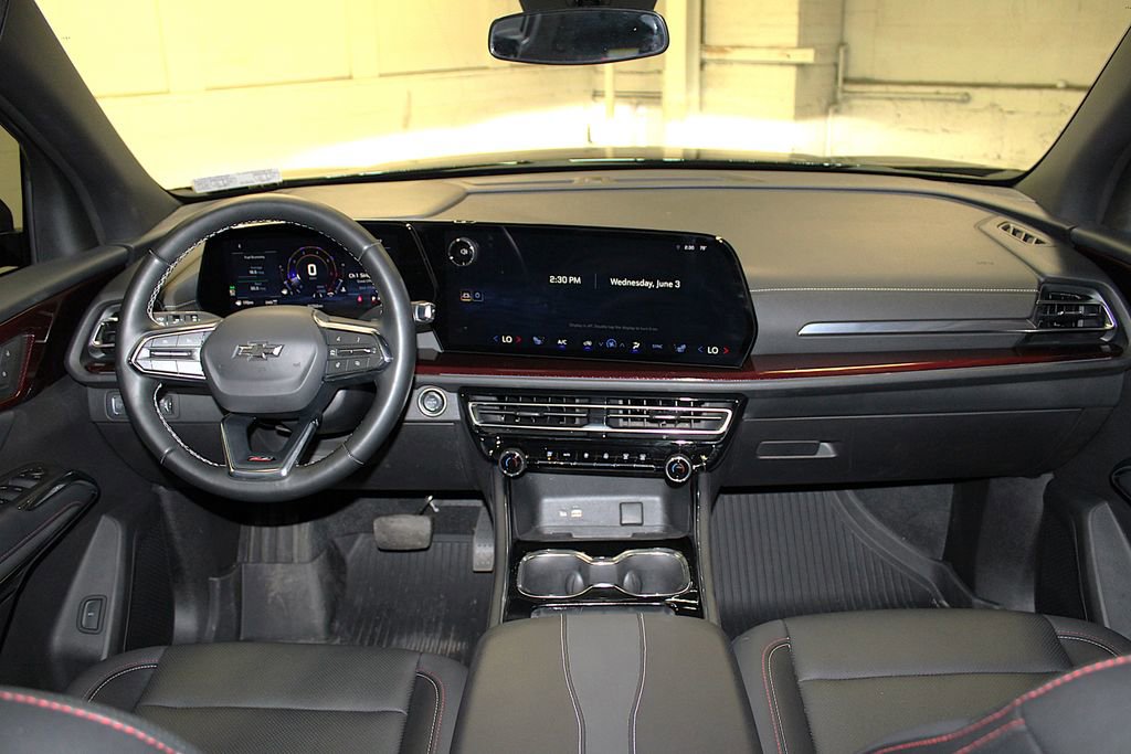 Used 2025 Chevrolet Traverse Z71 w/ LPO, Floor Liner Package AWD/4WD image 9