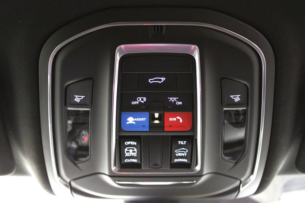 New 2025 Jeep Grand Cherokee Laredo X w/ Luxury Tech Group I image 23