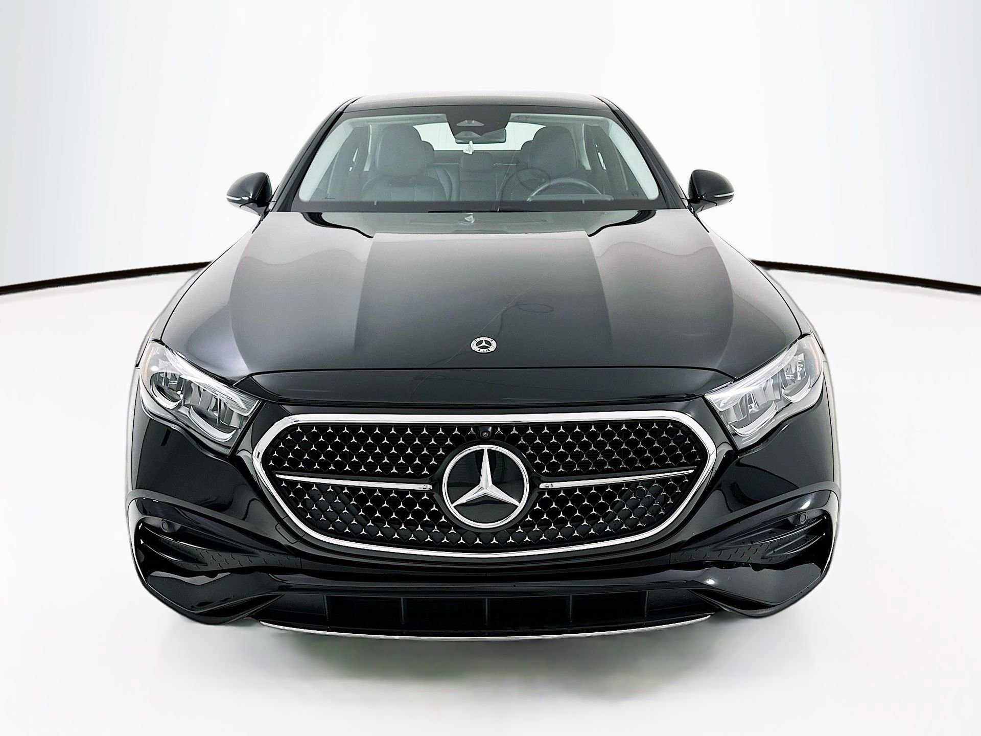 Used 2025 Mercedes-Benz E 350 Sedan image 2