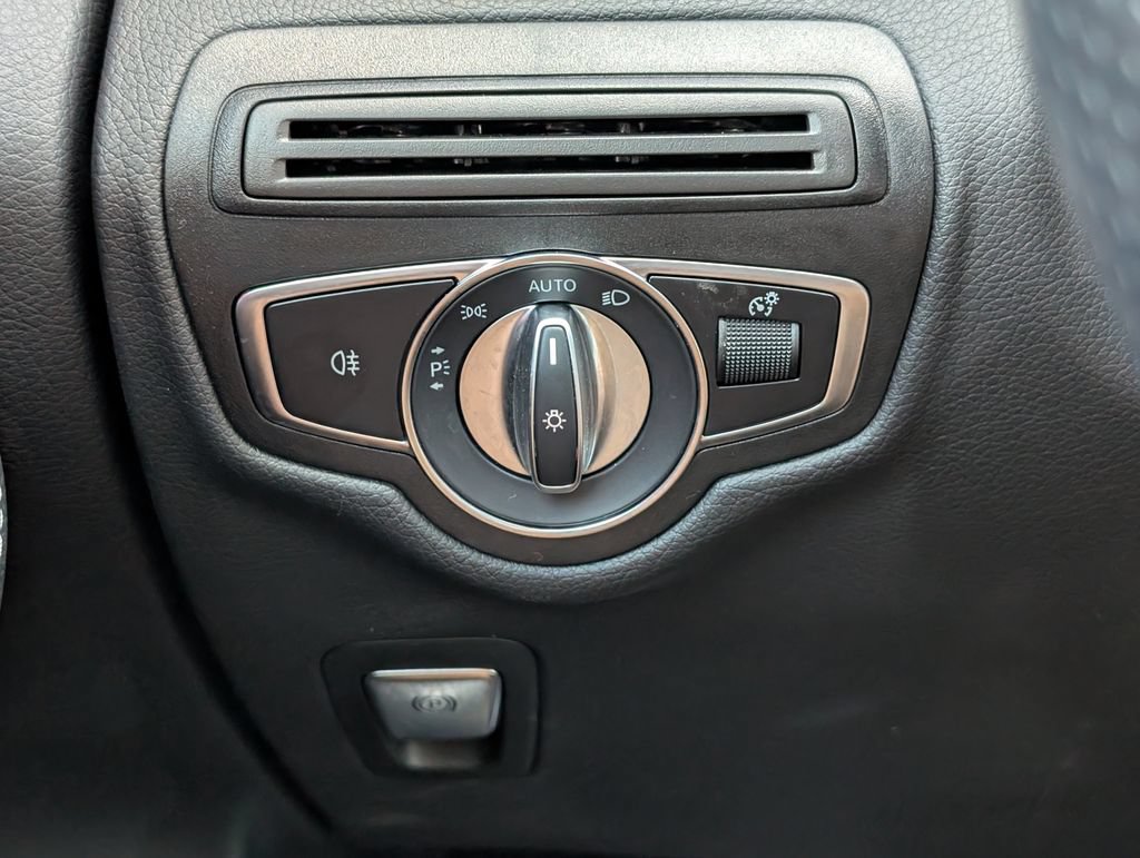 Certified 2022 Mercedes-Benz GLC 300 image 19