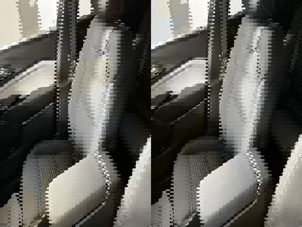 Used 2025 Chevrolet Trax LT w/ LT Convenience Package image 26