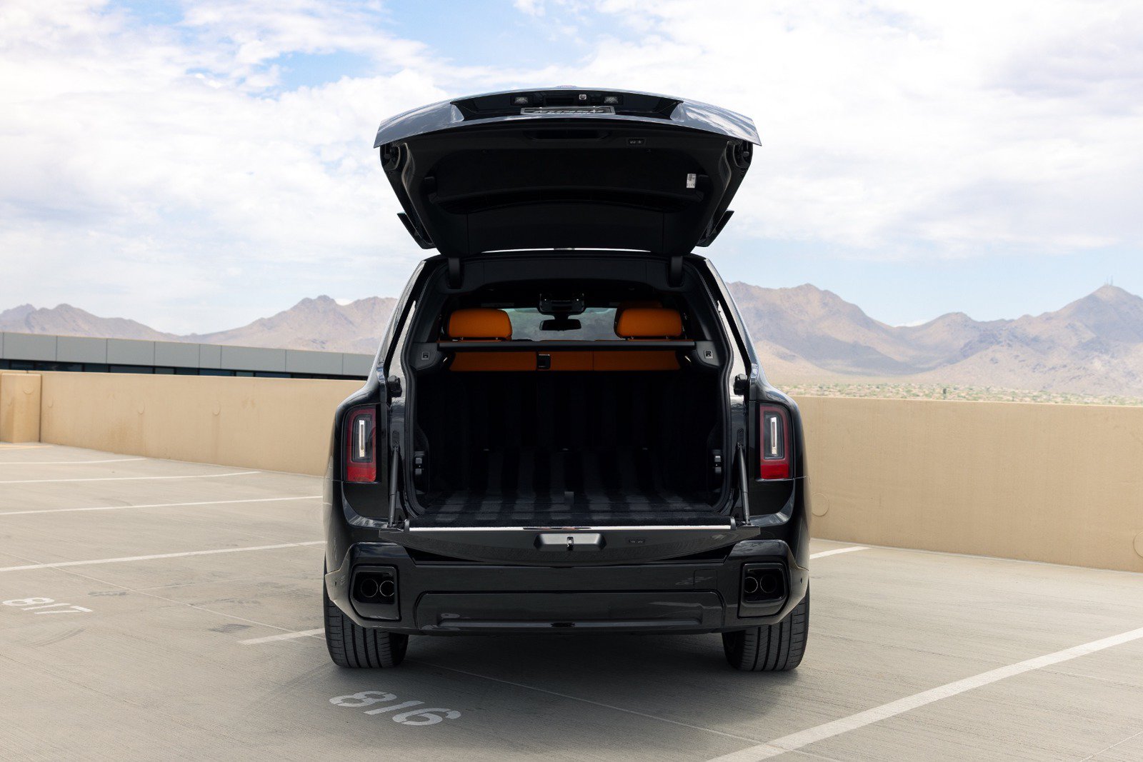 Used 2026 Rolls-Royce Cullinan AWD/4WD image 27