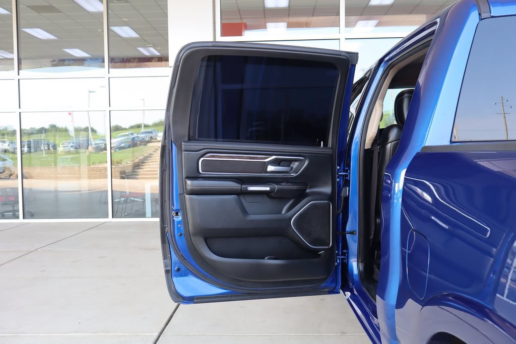 Used 2019 RAM 1500 Laramie AWD/4WD image 32