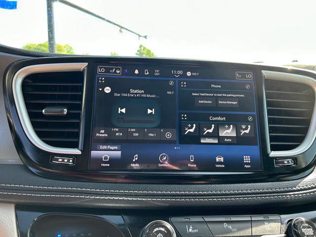 Certified 2023 Chrysler Pacifica Touring-L image 12