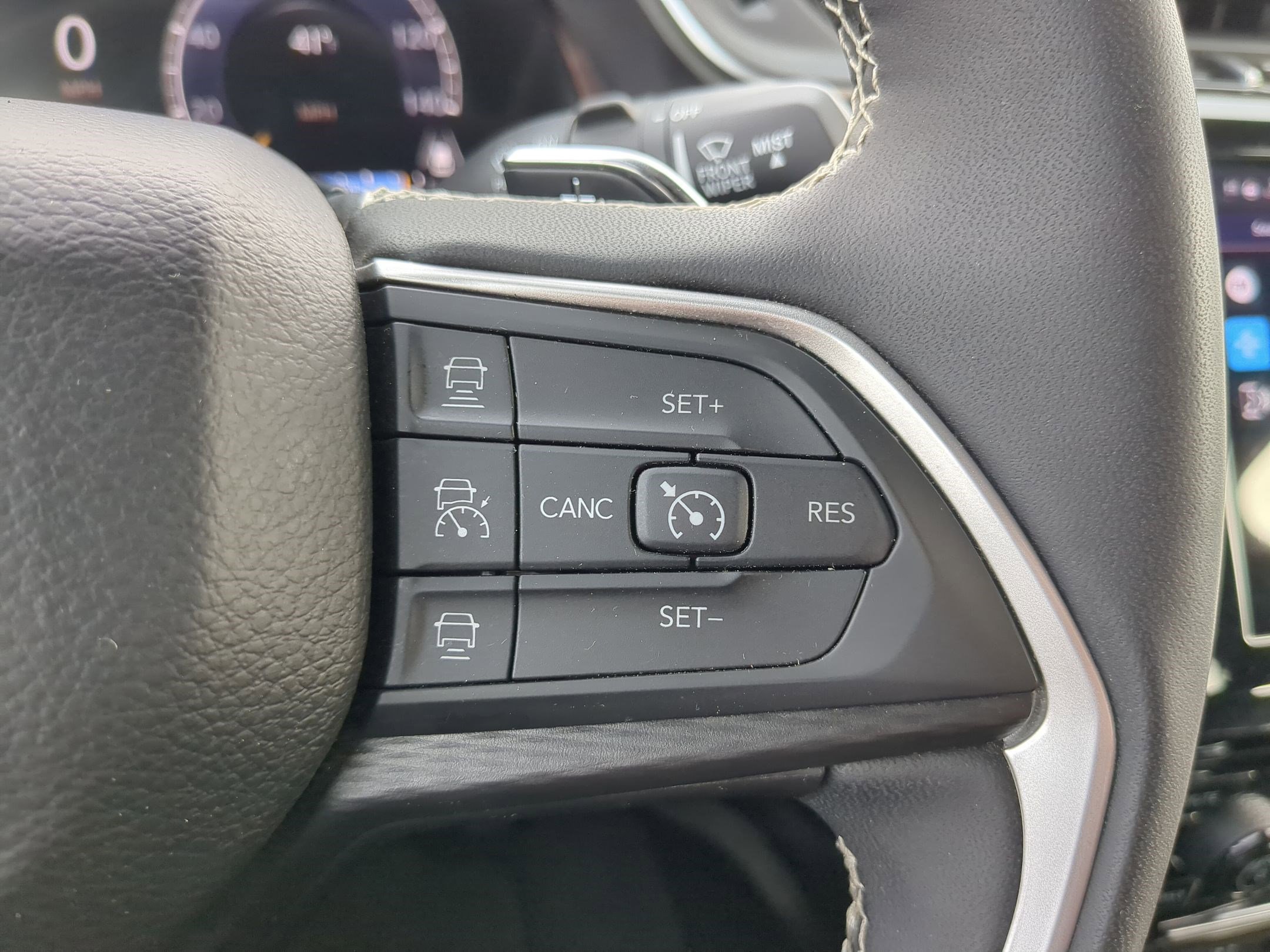 Used 2024 Jeep Grand Cherokee Altitude image 18